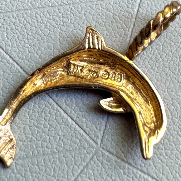🐬 Stunning Vintage 14K Yellow Gold Dolphin Charm for Necklace and/or Bracelet - Picture 2 of 11